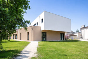 Lire la suite à propos de l’article CENTRE ASSOCIATIF – ST-JEAN-D&rsquo;ILLAC (33)